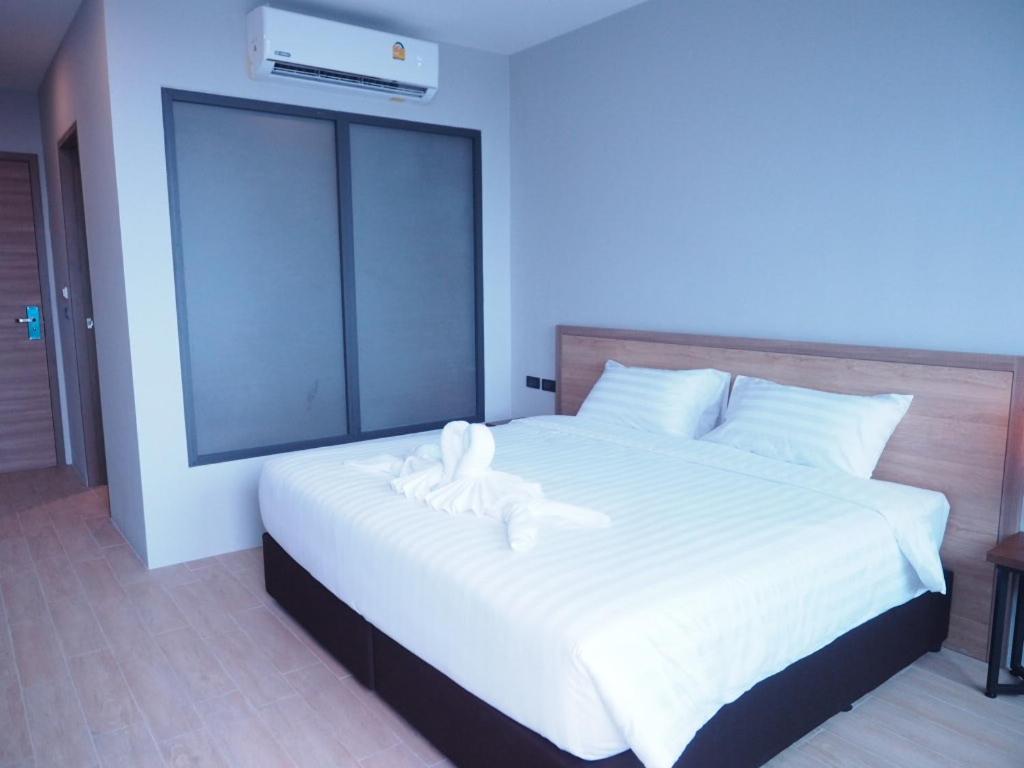 Atom Phuket Hotel -SHA Plus Nai Yang Beach Exterior foto
